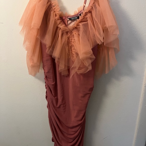 Plus Exaggerated Ruffle Ruched Bodycon Dress - Picture 3 of 3